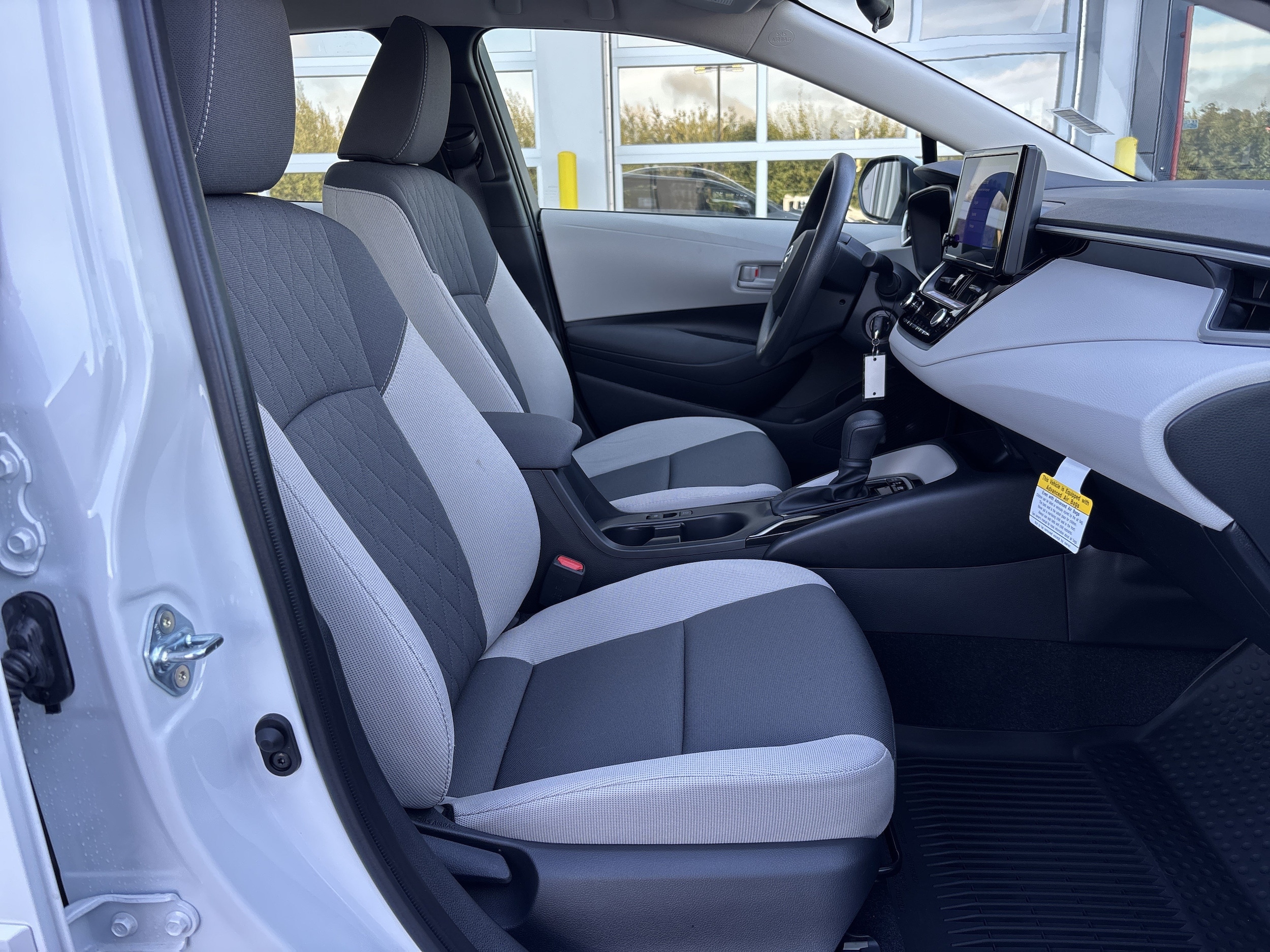 2026 Toyota Corolla LE - Photo 25