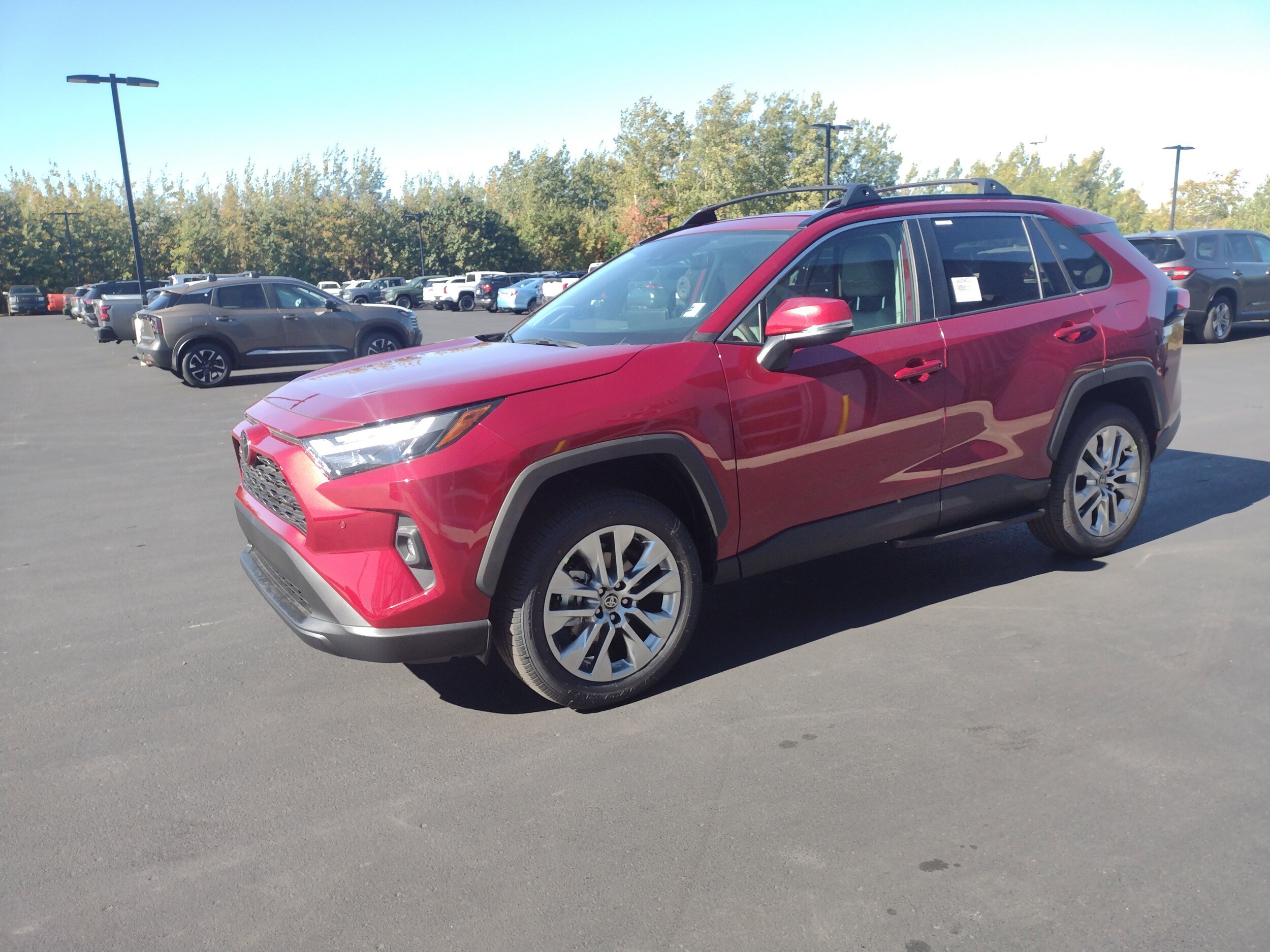 2025 Toyota RAV4 XLE Premium photo 3