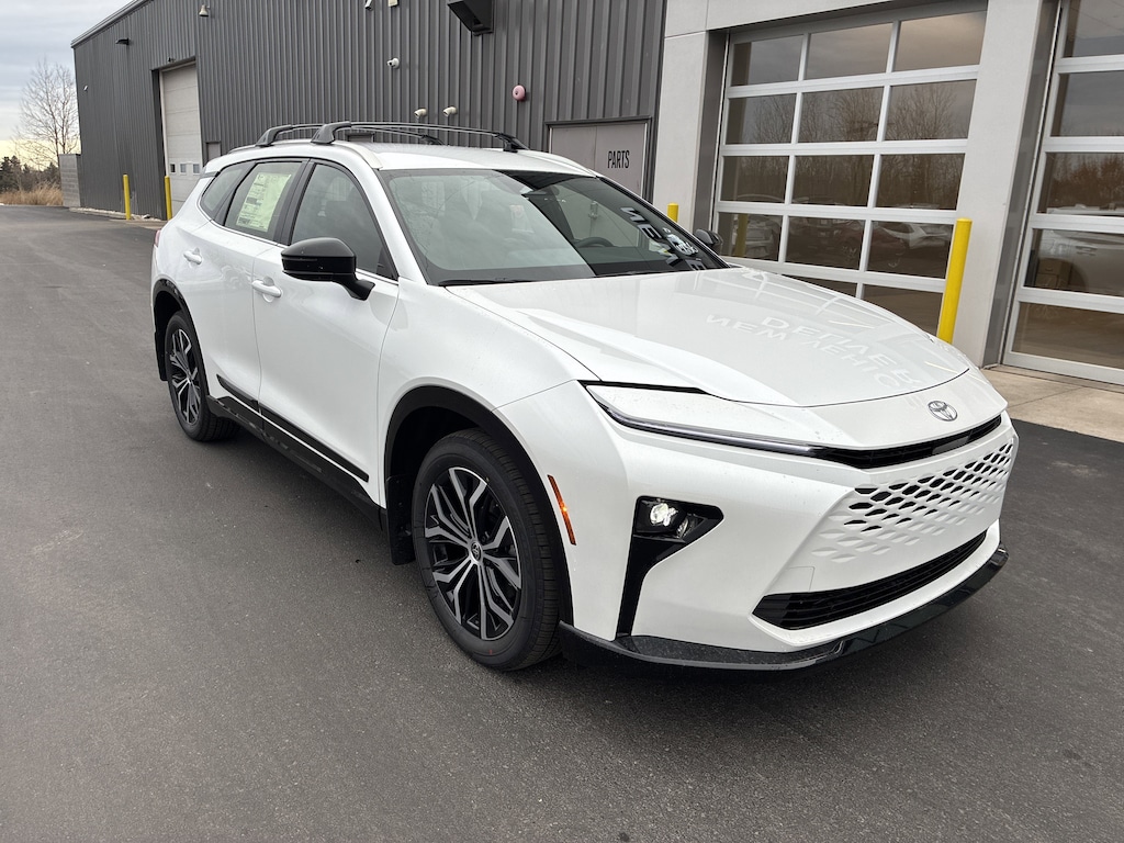 New 2025 Toyota Crown Signia XLE AWD