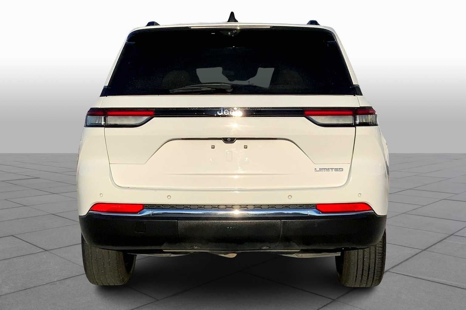 2023 Jeep Grand Cherokee Limited photo 3
