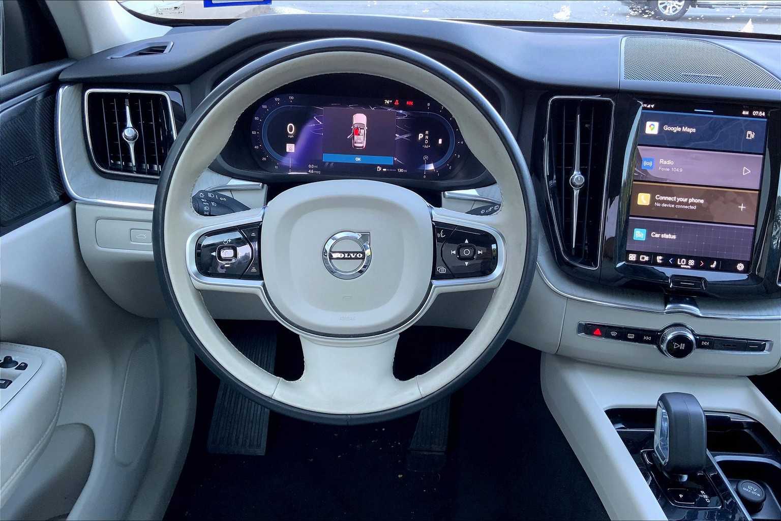 2024 Volvo XC60 Plus photo 4