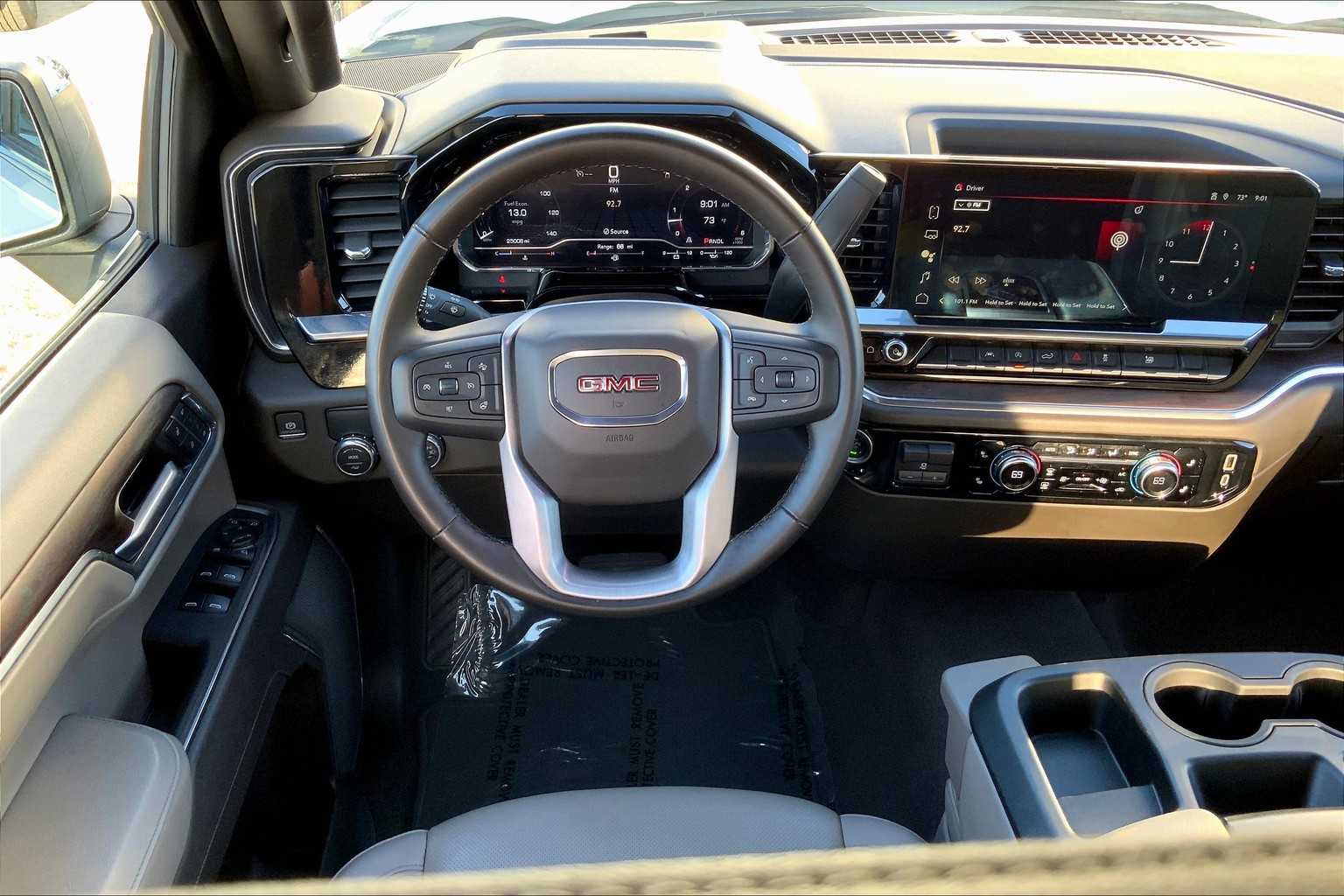 2025 Gmc Sierra 1500 SLT photo 4