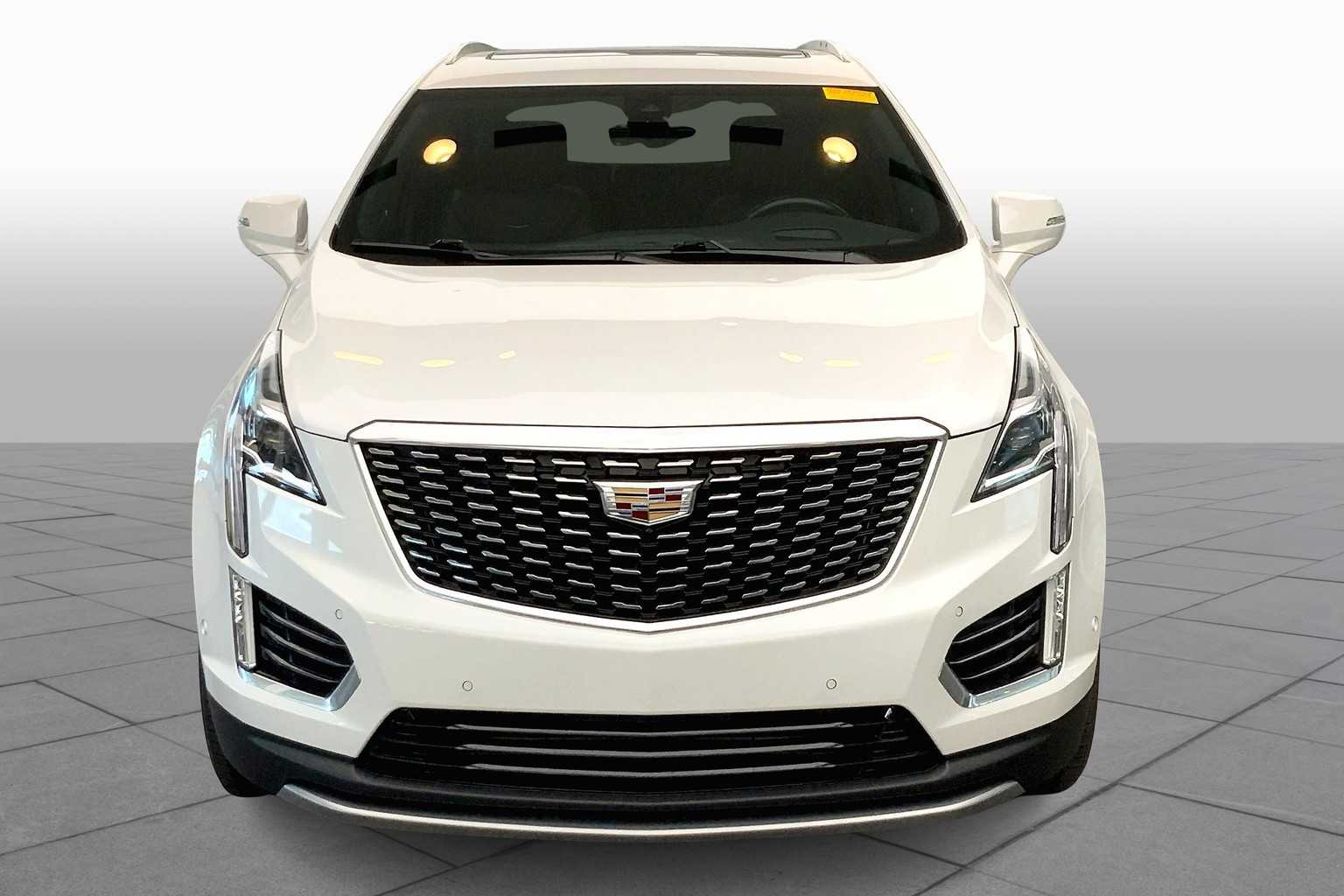 2022 Cadillac XT5 Premium Luxury photo 2