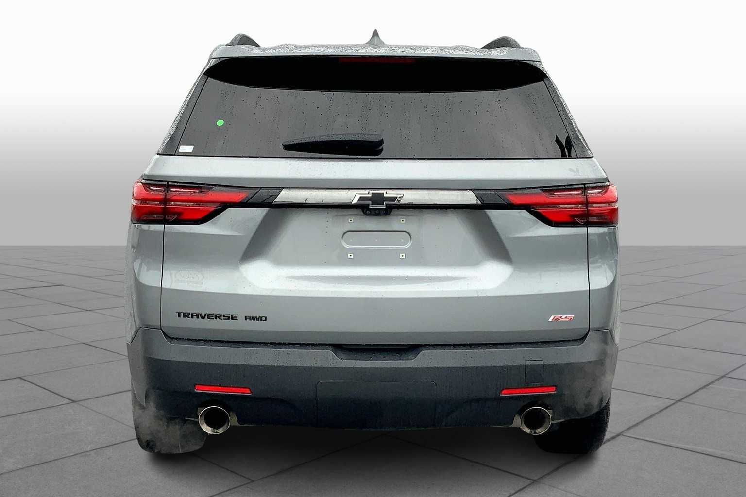 2023 Chevrolet Traverse RS photo 2