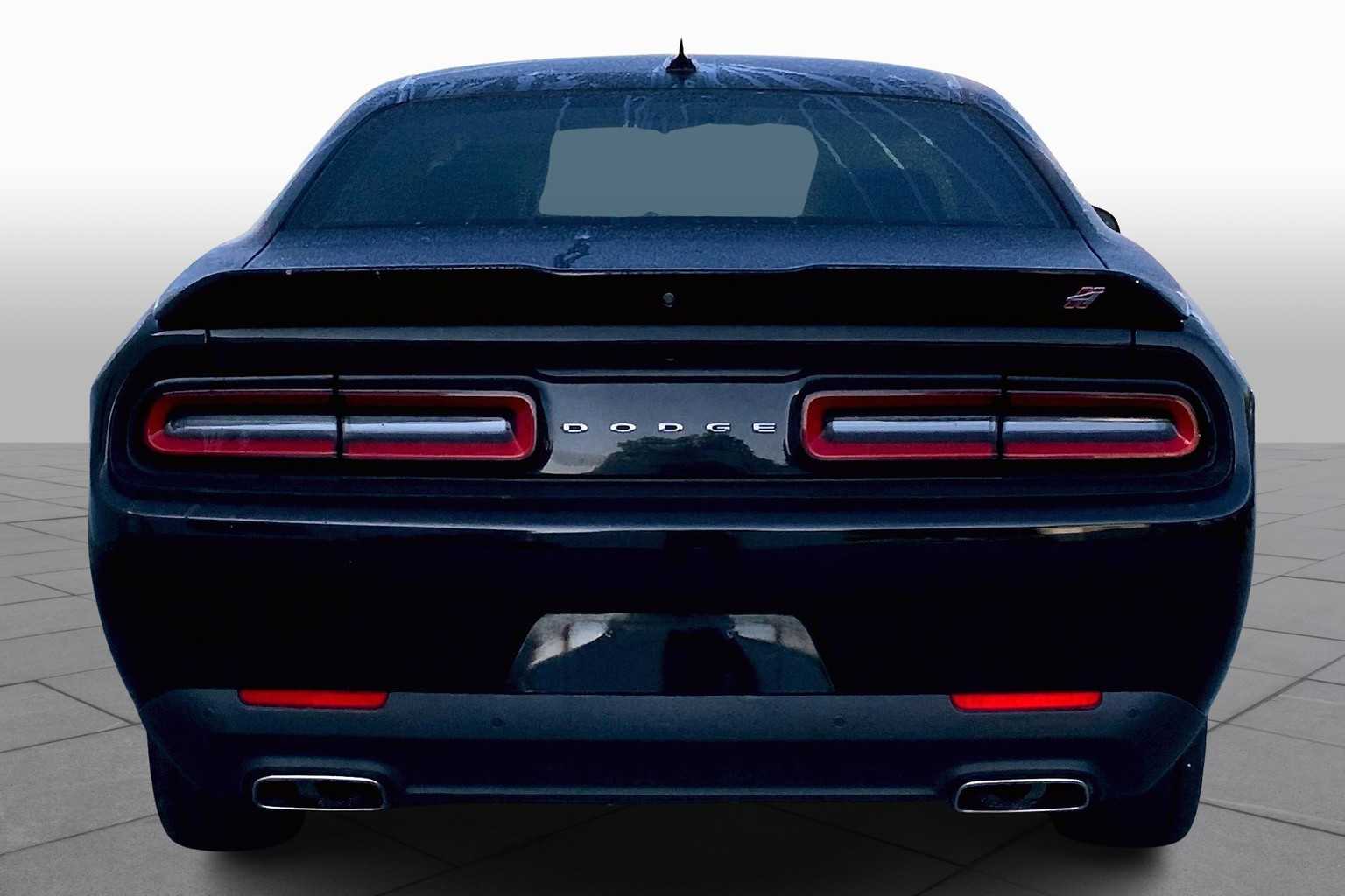 2022 Dodge Challenger GT photo 3