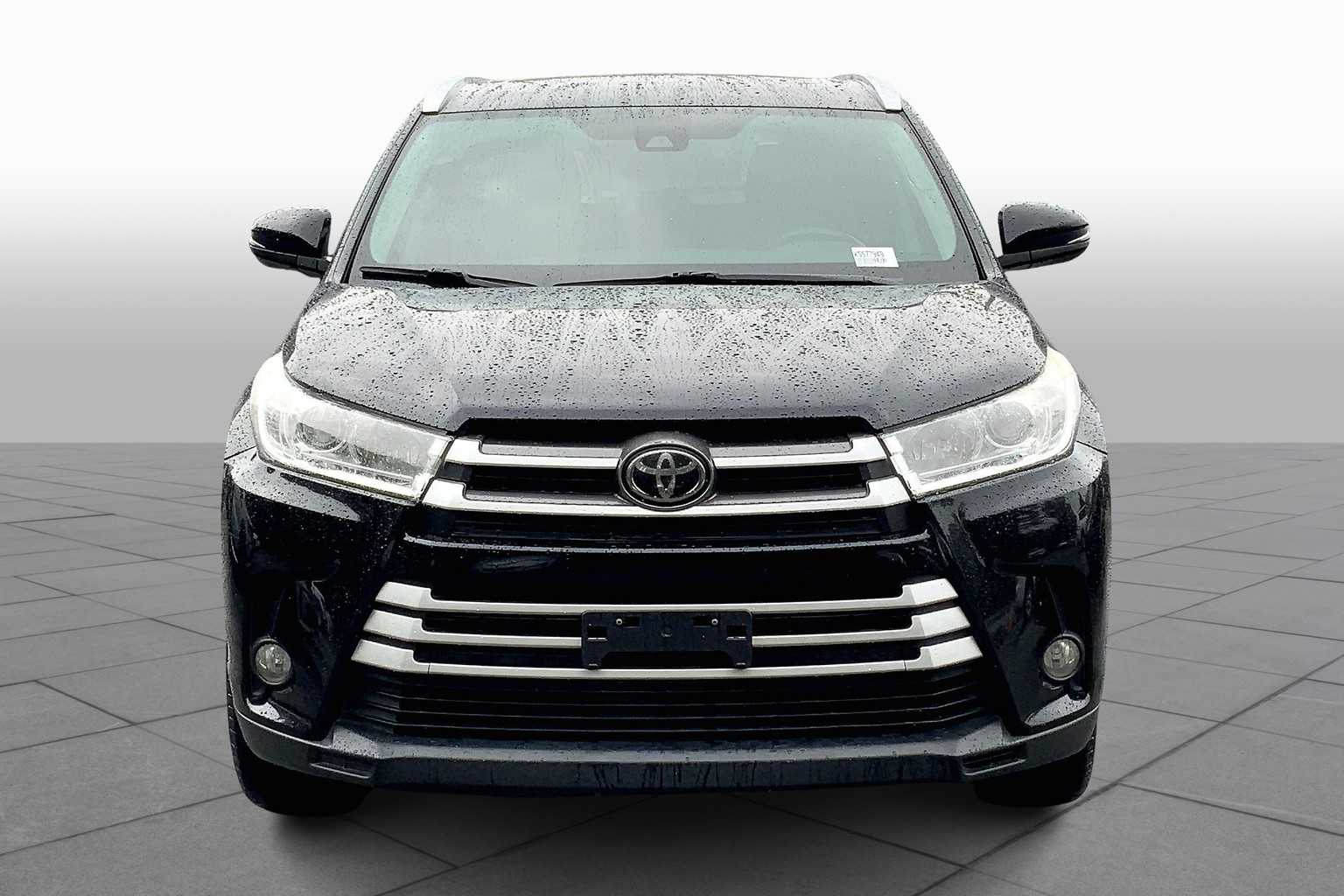 2019 Toyota Highlander XLE photo 2