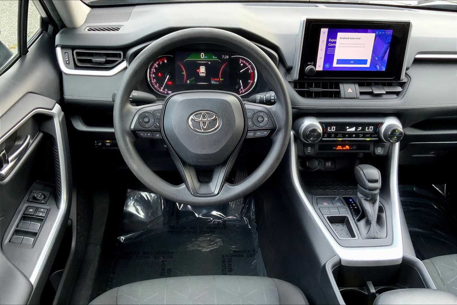 2024 Toyota RAV4 XLE photo 4