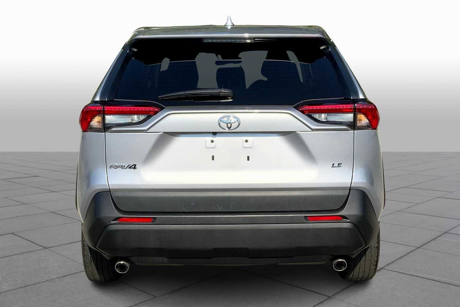 2024 Toyota RAV4 LE photo 2