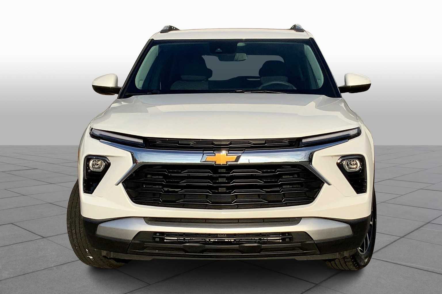 2025 Chevrolet Trailblazer LT photo 2