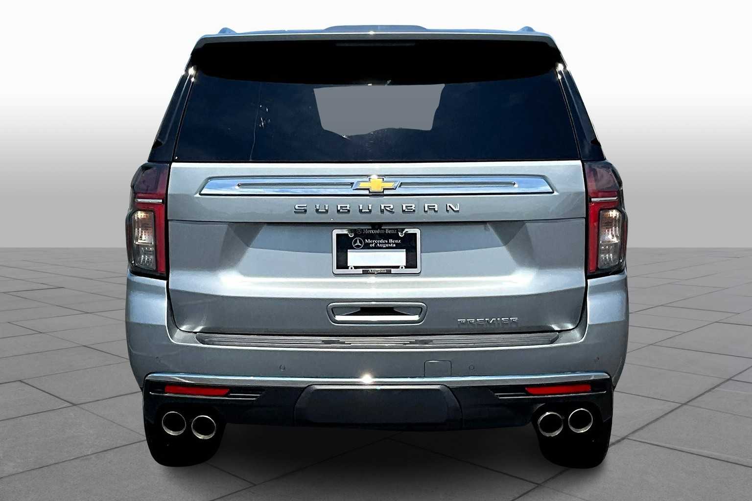 2024 Chevrolet Suburban Premier photo 3