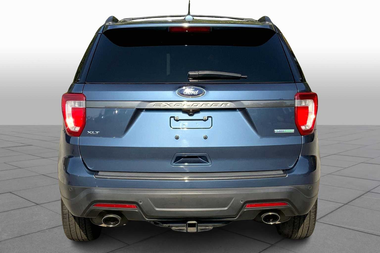 2019 Ford Explorer XLT photo 2