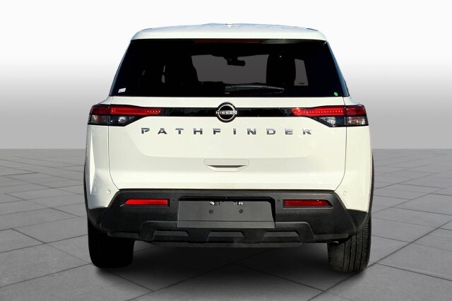 2022 Nissan Pathfinder S photo 2