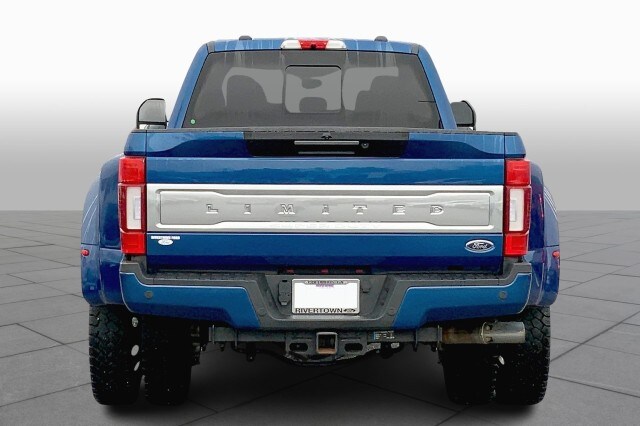 2022 Ford F-450 Limited photo 2