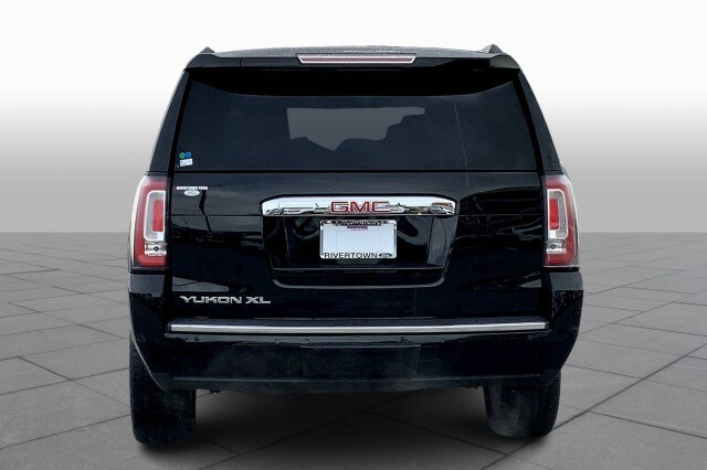 2017 Gmc Yukon XL Denali photo 2
