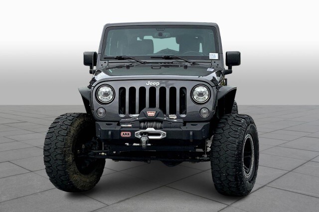2017 Jeep Wrangler Rubicon photo 2