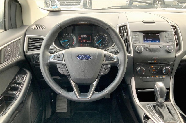 2018 Ford Edge SEL photo 3