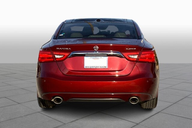 2017 Nissan Maxima Platinum photo 2