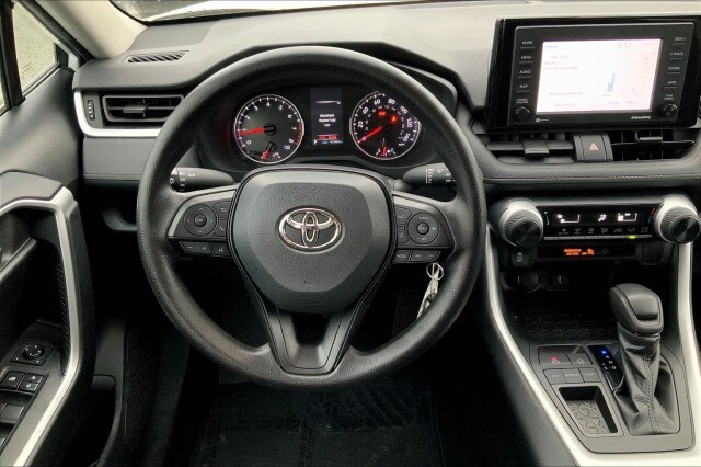 2021 Toyota RAV4 LE photo 4