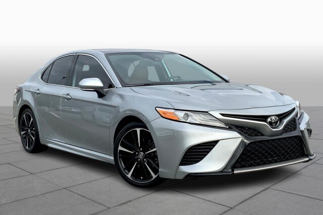 2020 Toyota Camry XSE photo 2