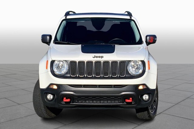 2017 Jeep Renegade Trailhawk photo 2