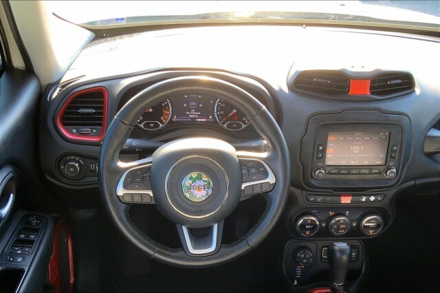 2017 Jeep Renegade Trailhawk photo 4