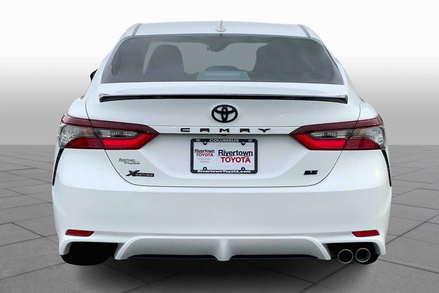 2024 Toyota Camry SE photo 4