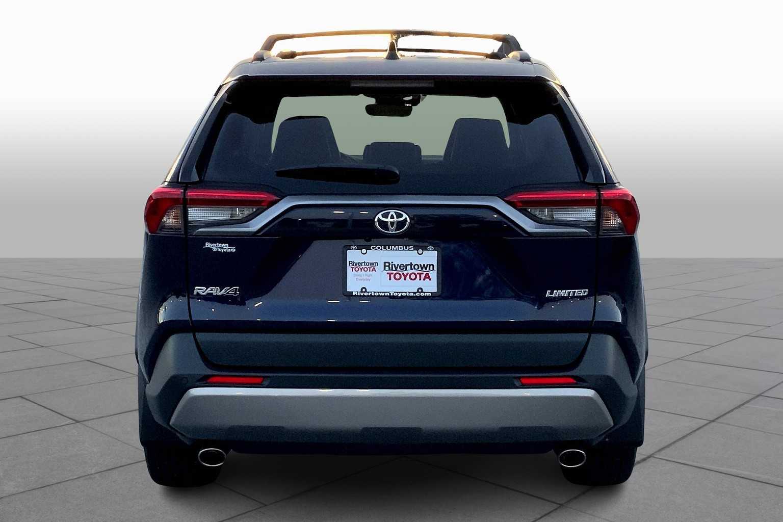2023 Toyota RAV4 Limited photo 4
