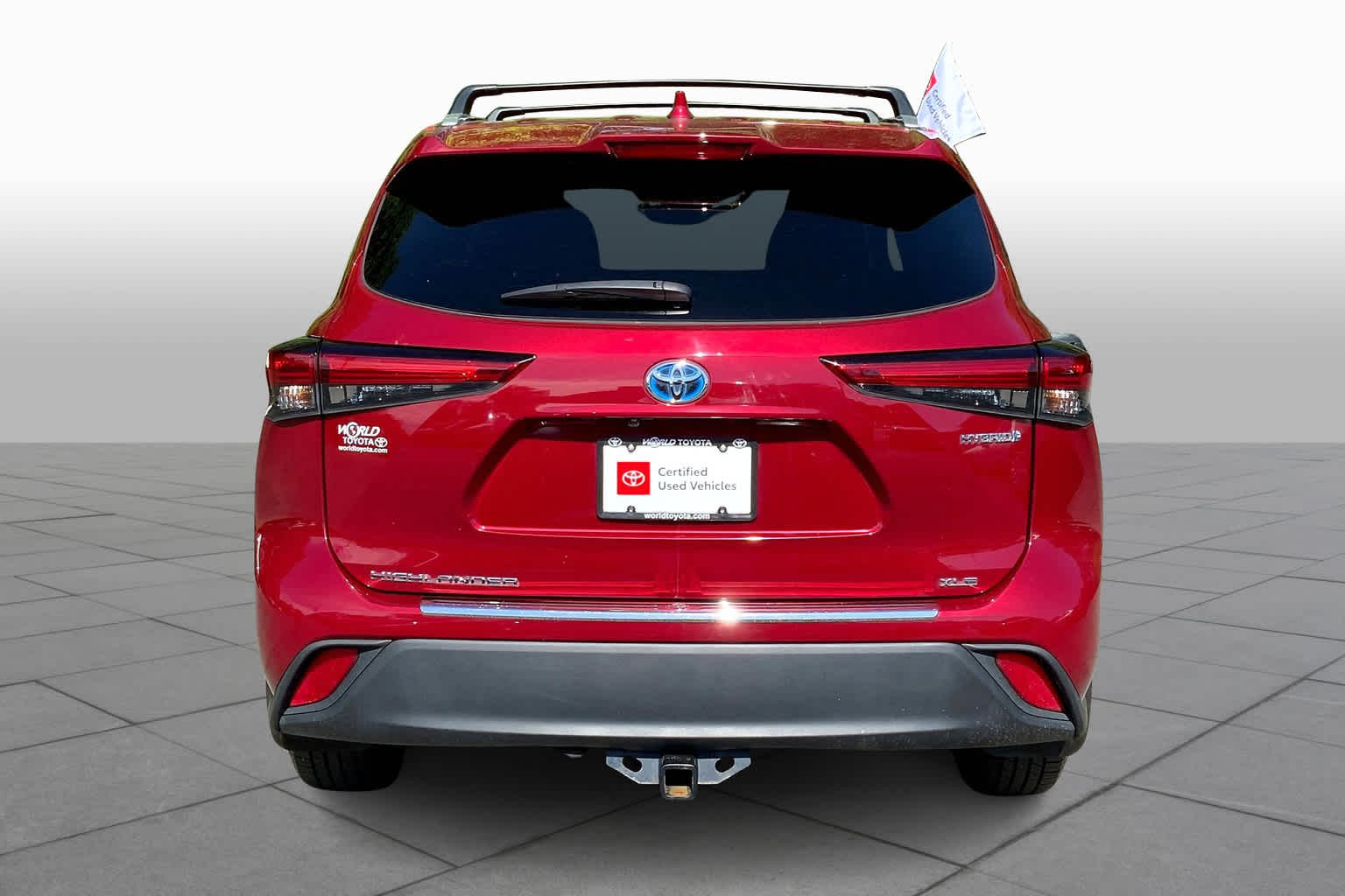 2022 Toyota Highlander Hybrid XLE photo 3