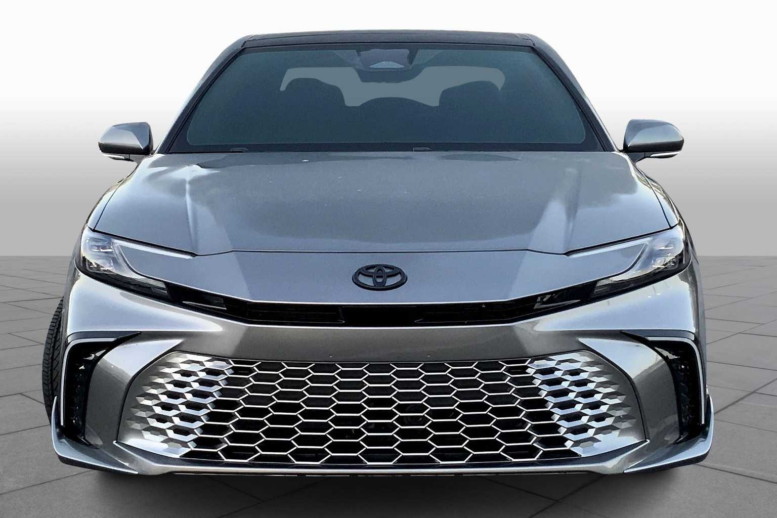 2025 Toyota Camry XSE photo 3