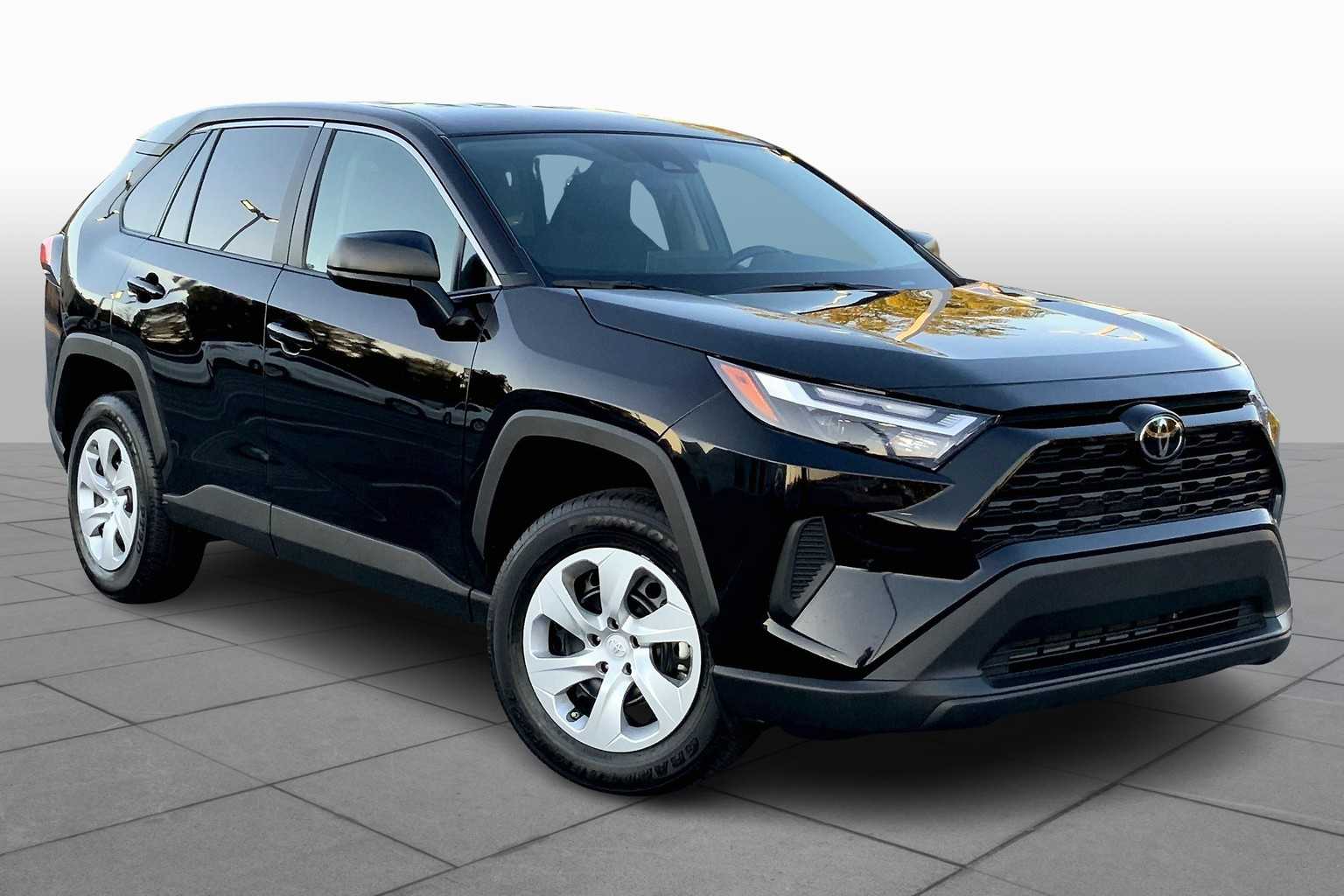 2025 Toyota RAV4 LE photo 2