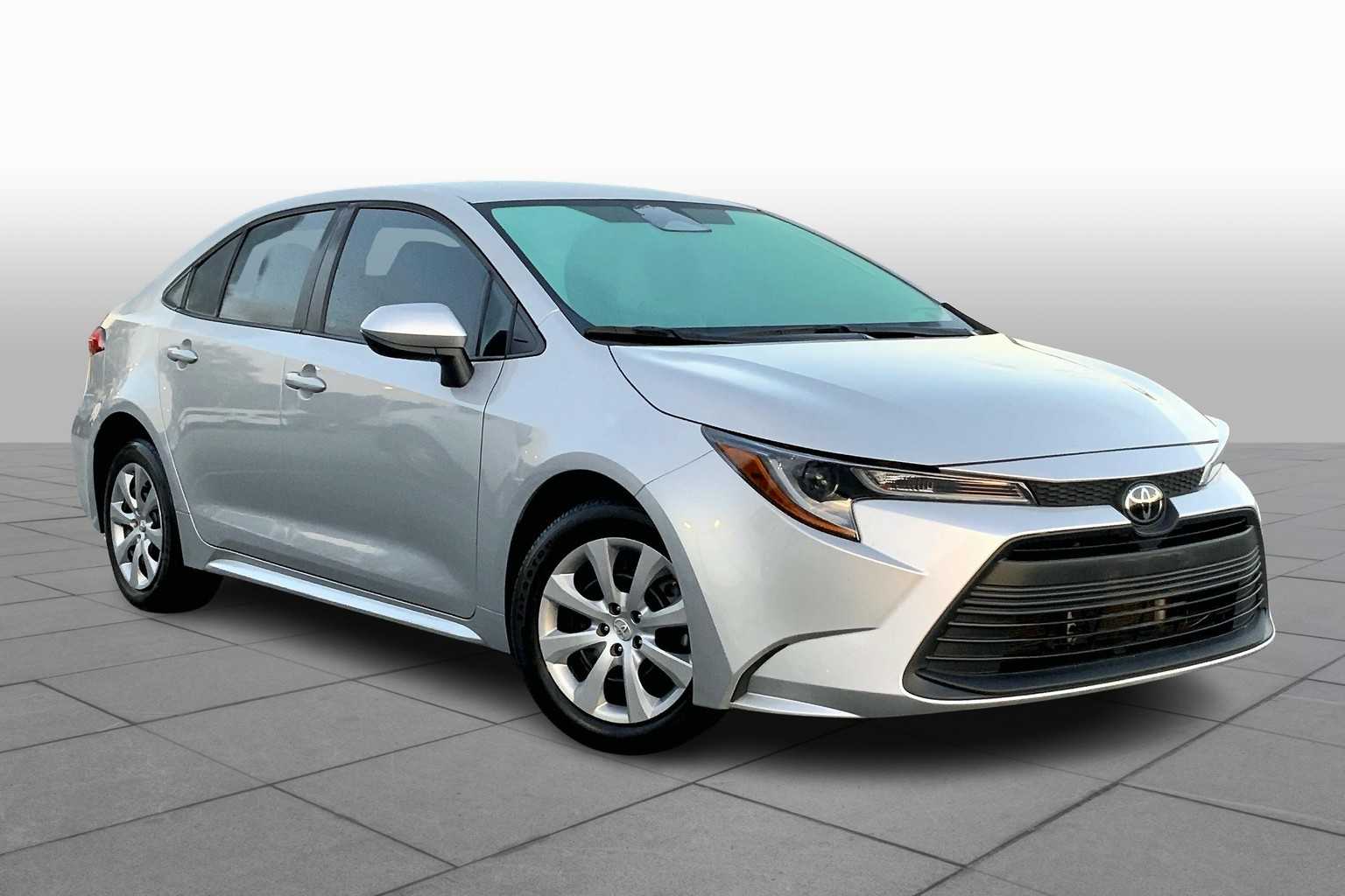 2024 Toyota Corolla LE photo 2