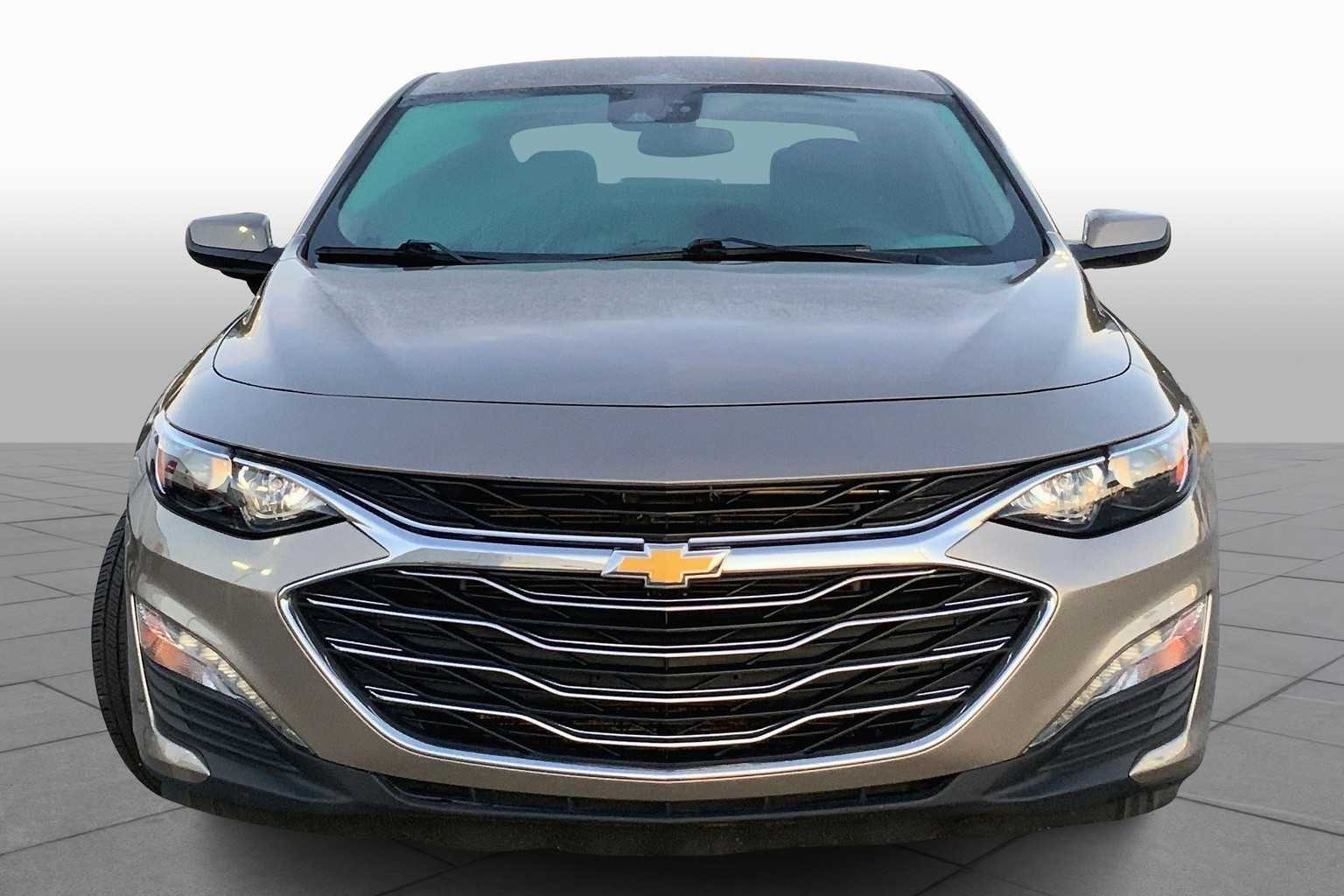 2024 Chevrolet Malibu 1LT photo 2