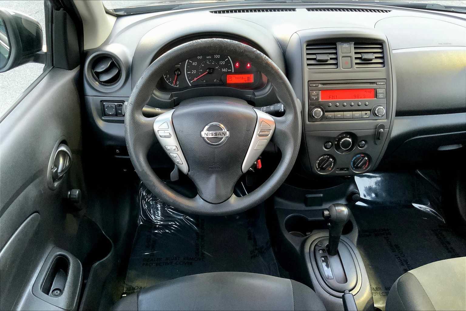 2018 Nissan Versa 1.6 S photo 4