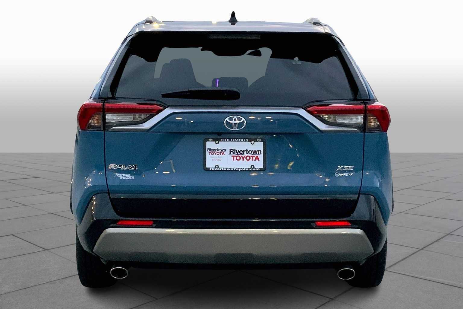 2025 Toyota RAV4 Hybrid XSE photo 3