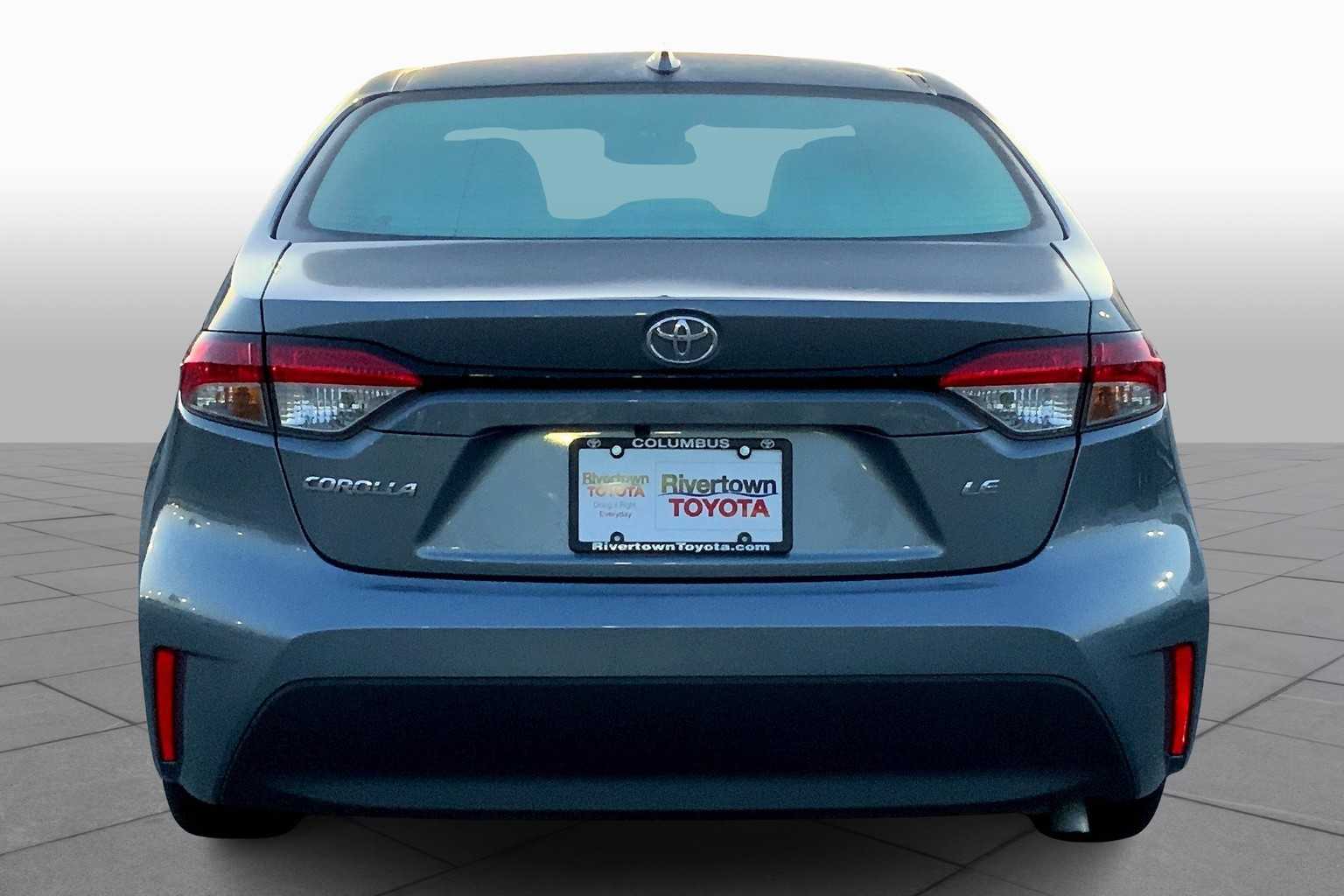2024 Toyota Corolla LE photo 4