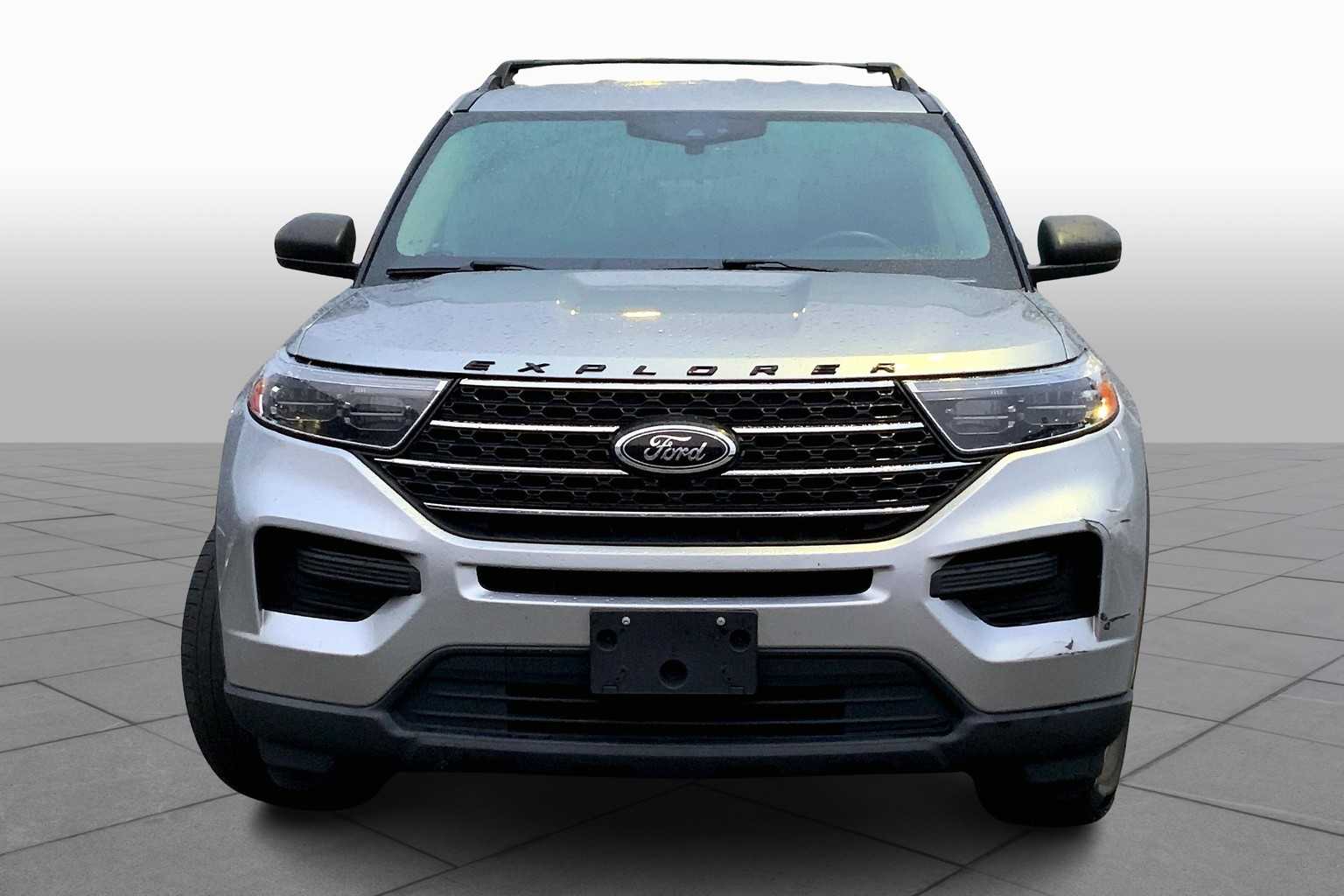 2022 Ford Explorer XLT photo 2