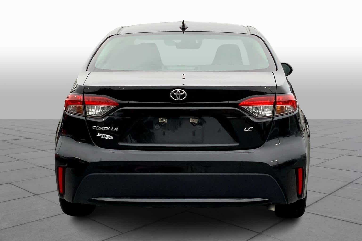 2021 Toyota Corolla LE photo 3