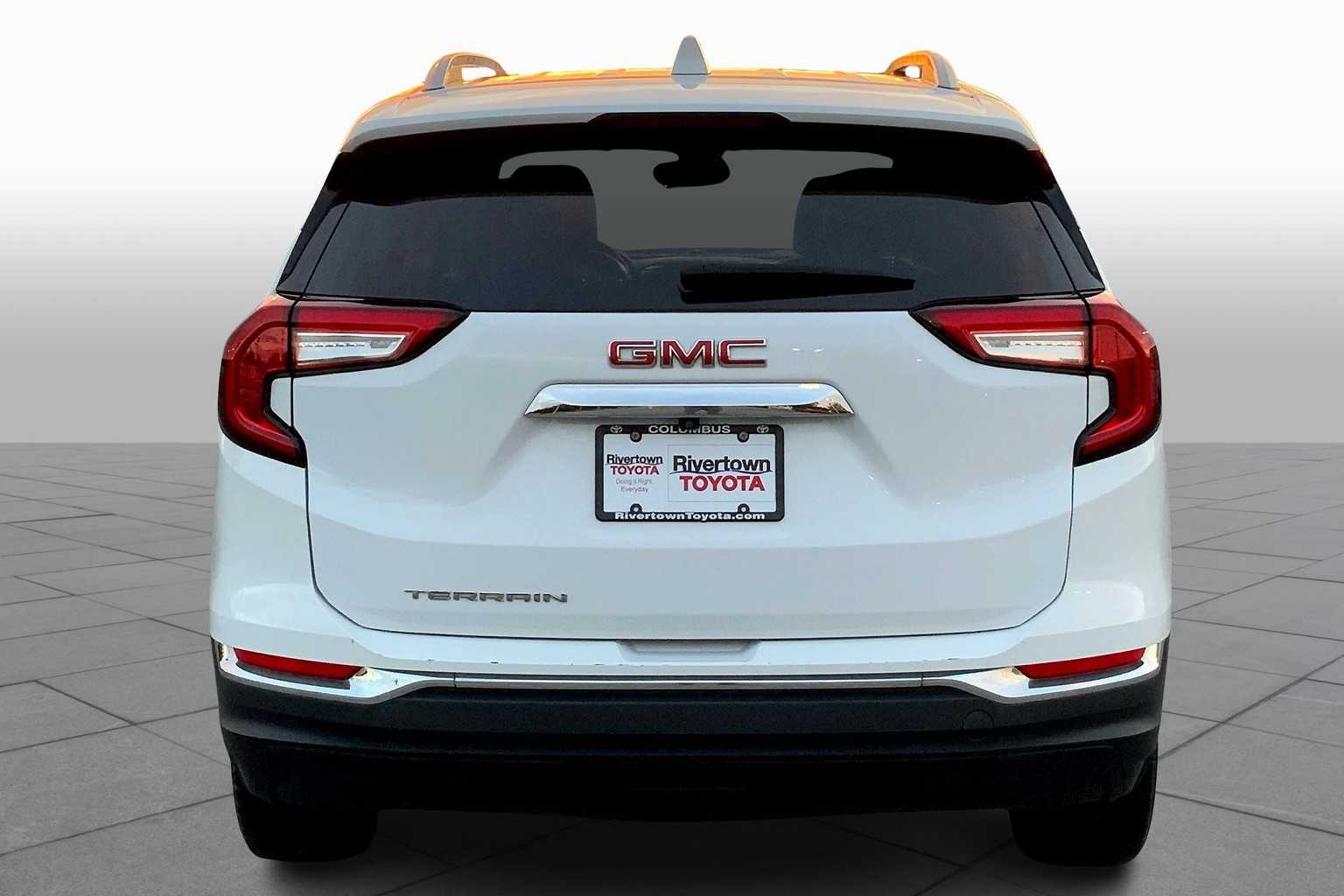 2023 Gmc Terrain SLT photo 3