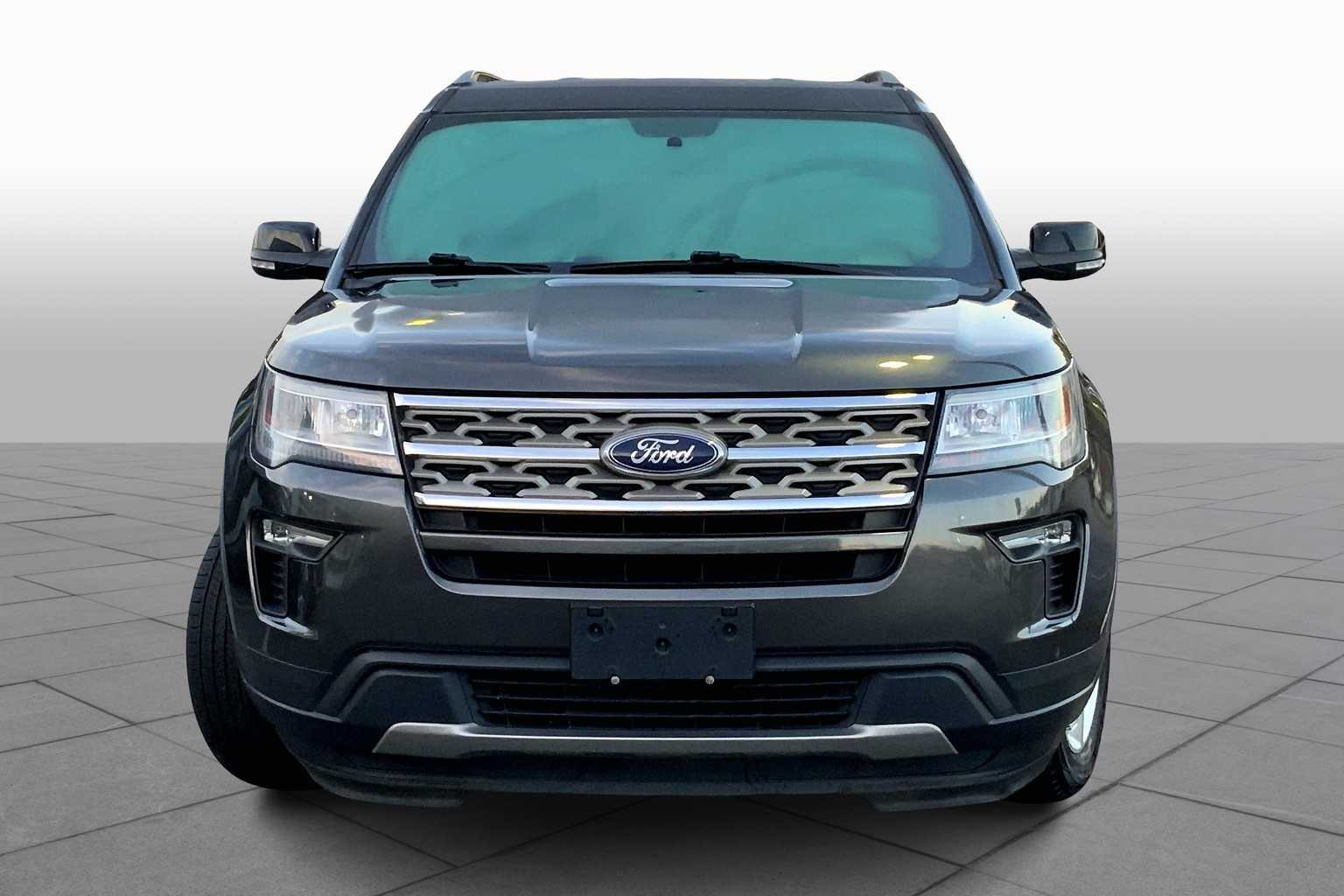 2018 Ford Explorer XLT photo 2