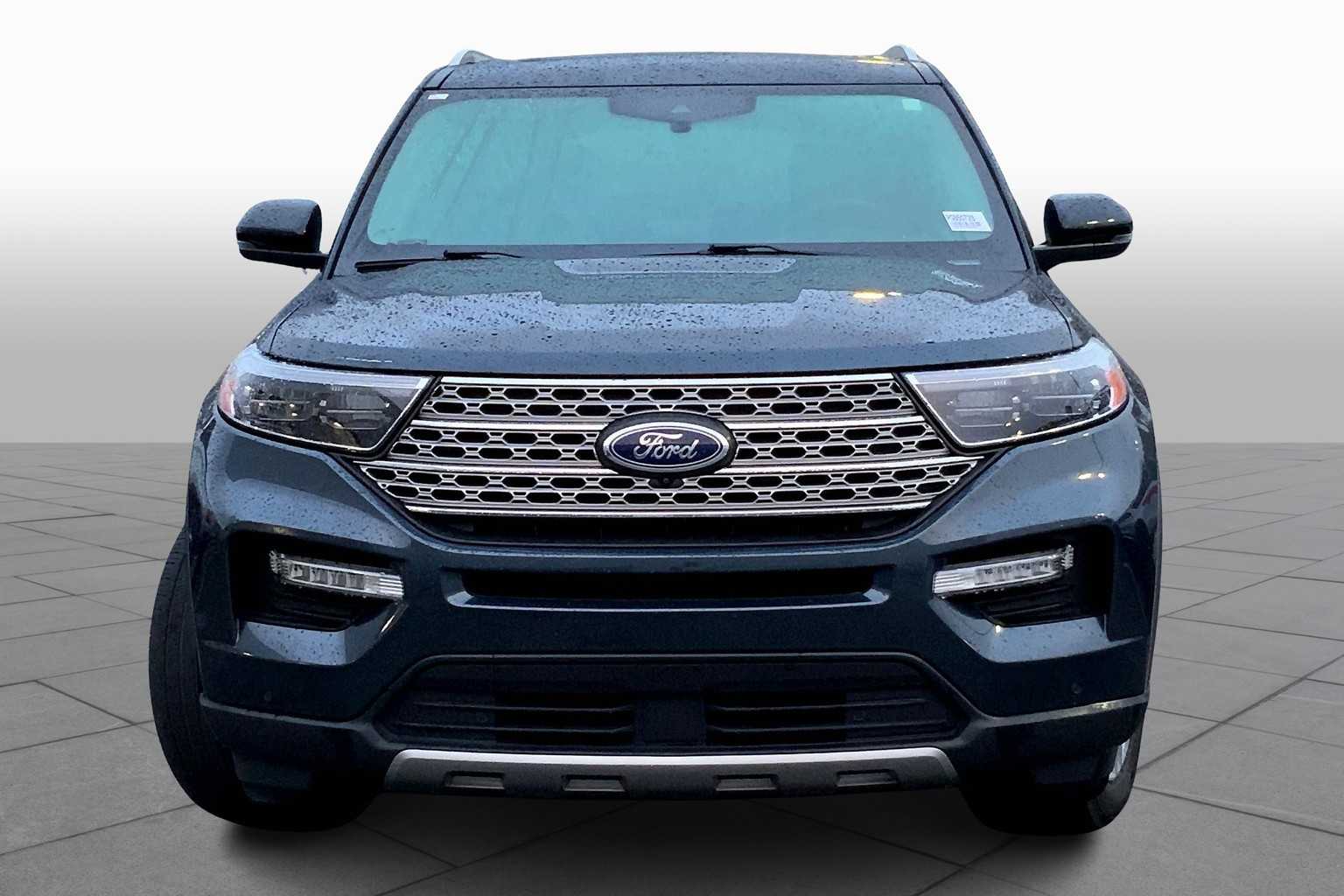 2023 Ford Explorer Limited photo 2