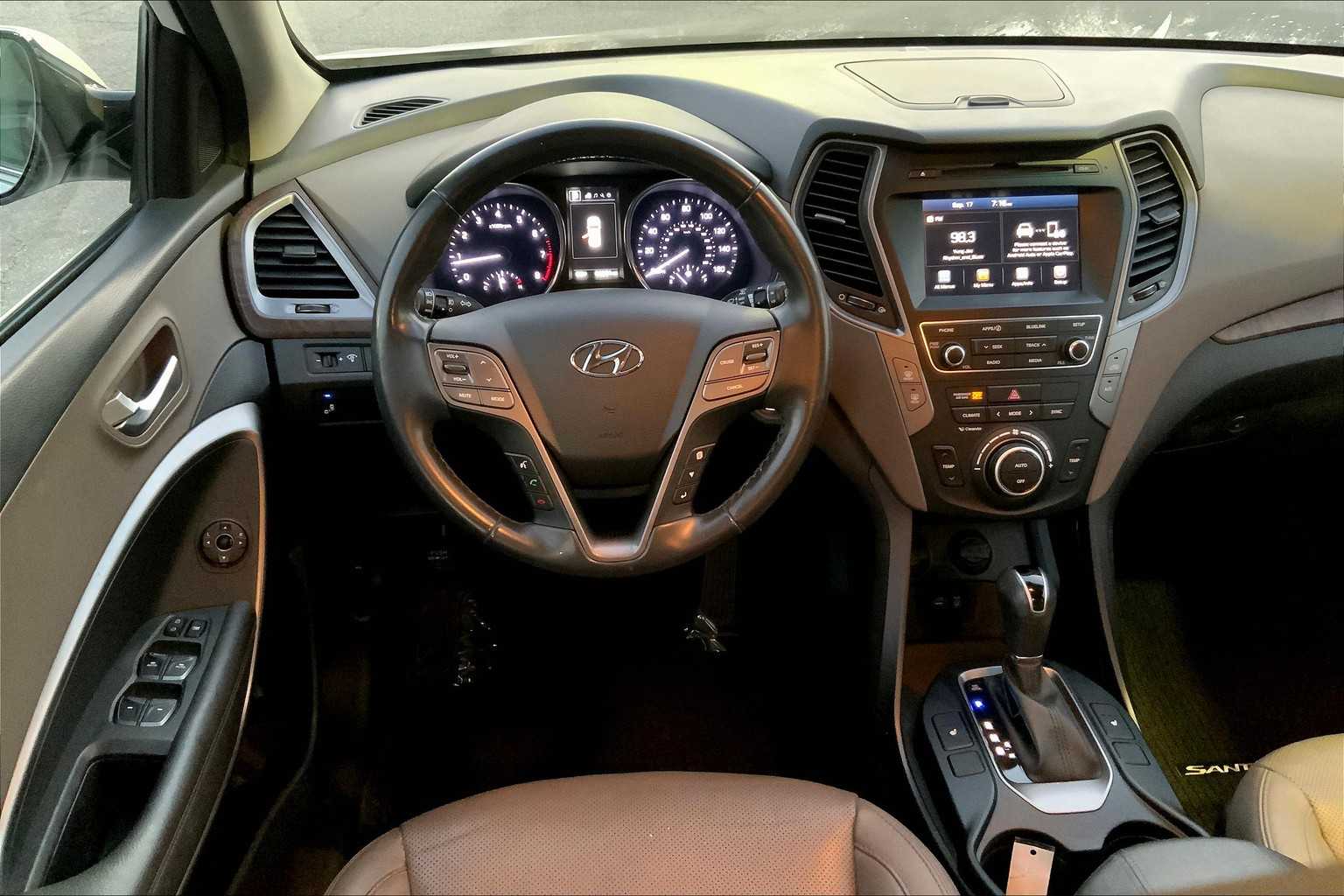 2018 Hyundai Santa Fe Sport photo 3