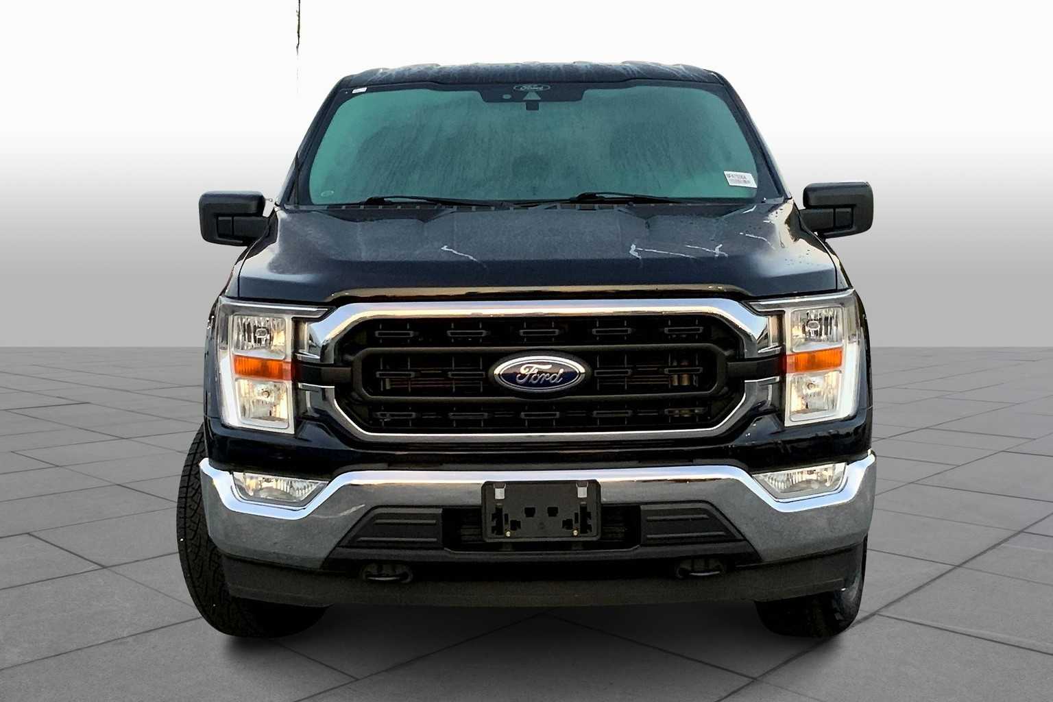 2022 Ford F-150 XLT photo 2