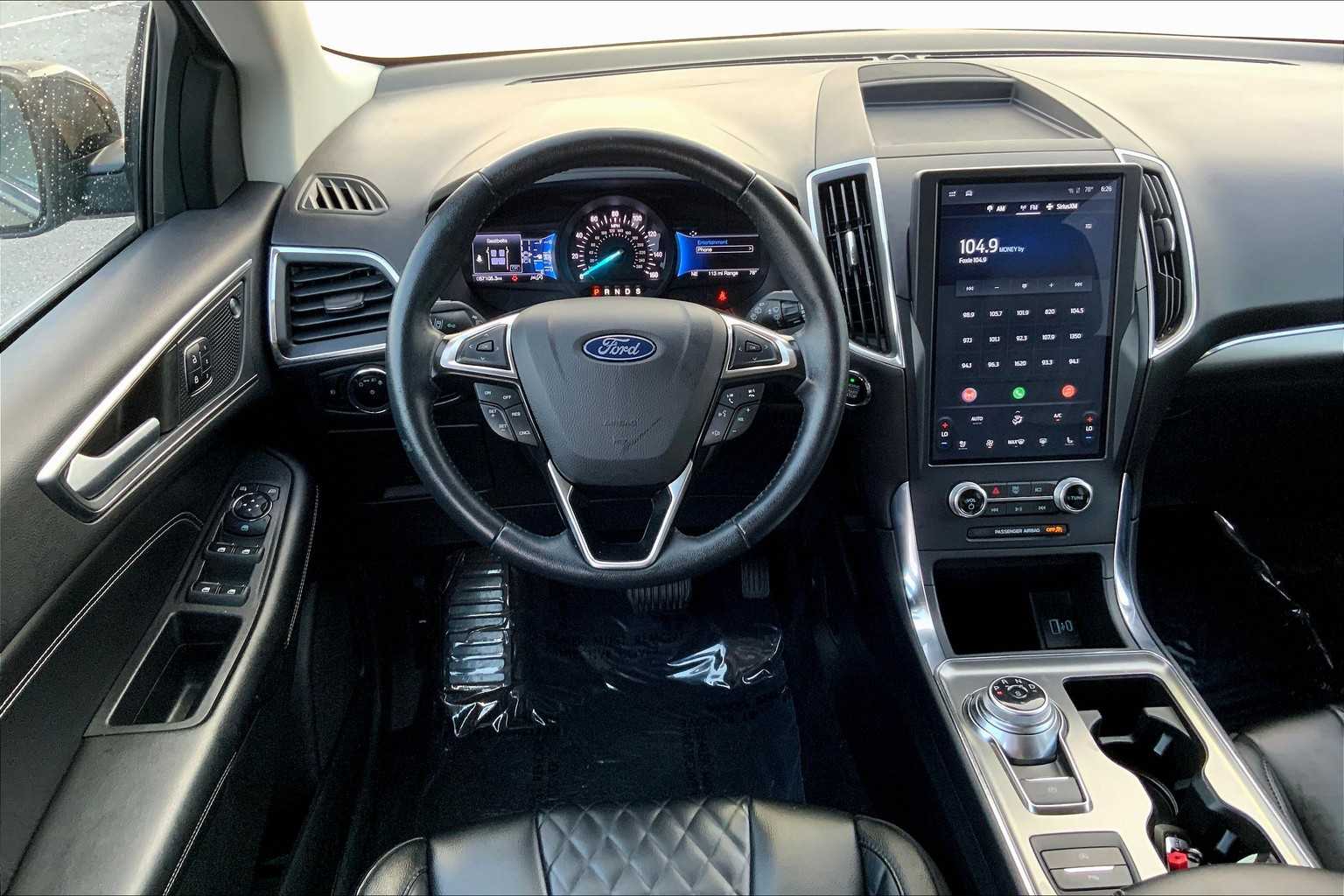 2023 Ford Edge Titanium photo 4