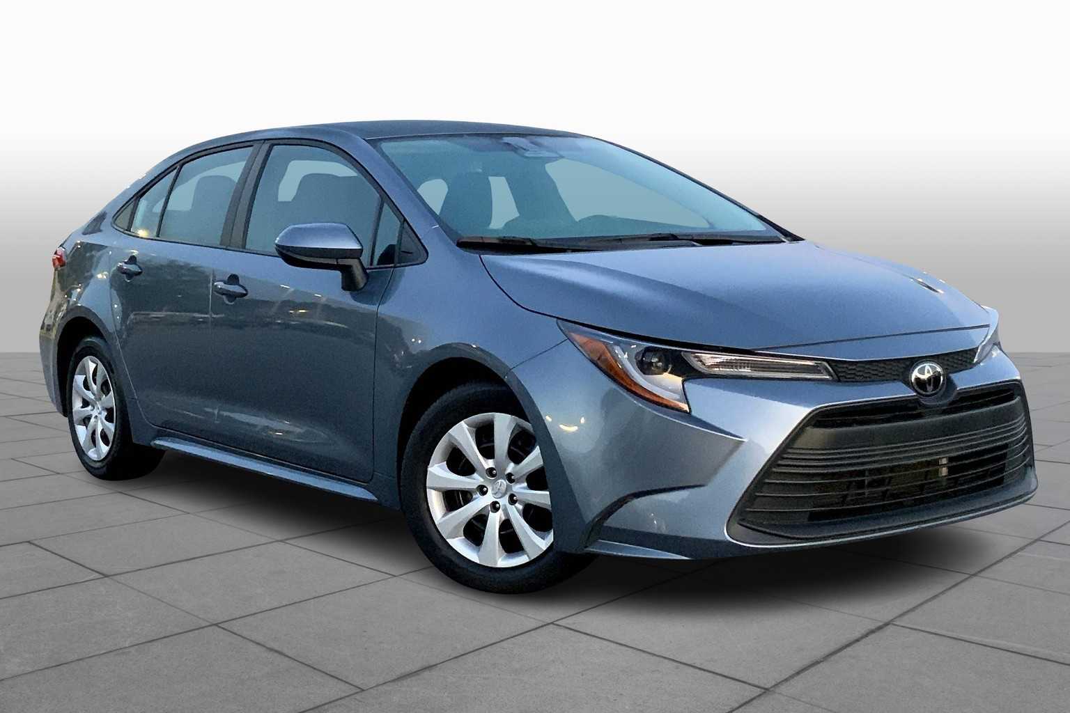 2024 Toyota Corolla LE photo 2