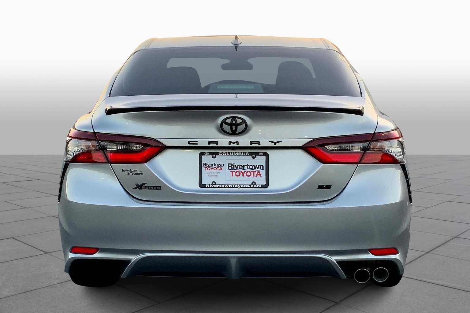 2023 Toyota Camry SE photo 3