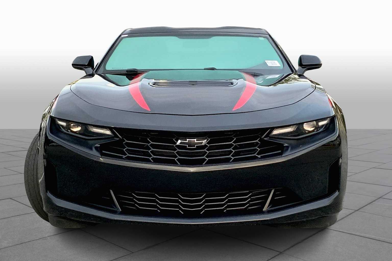 2021 Chevrolet Camaro LT1 photo 2