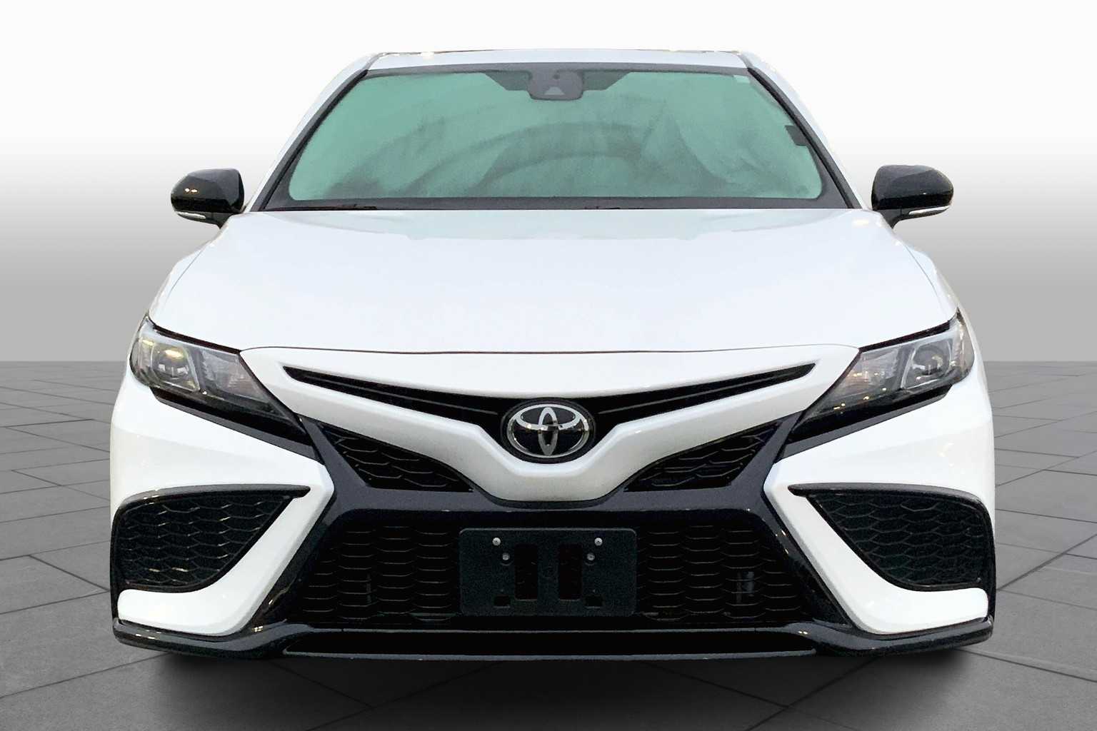 2024 Toyota Camry SE photo 3