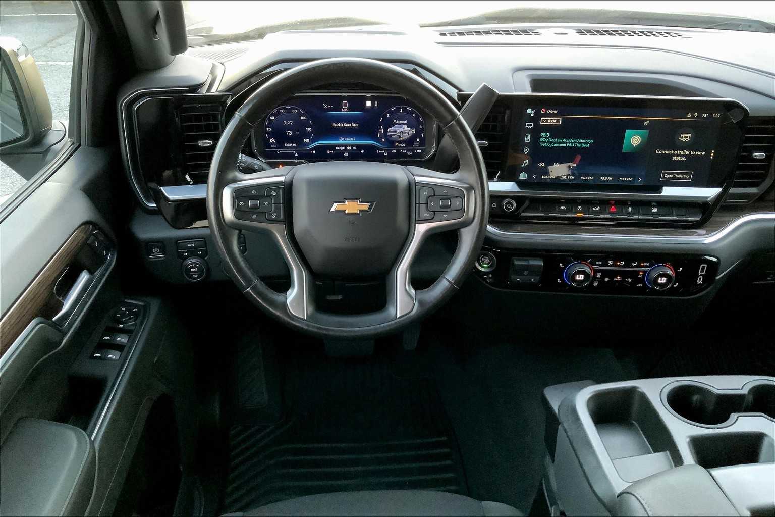 2022 Chevrolet Silverado 1500 LT photo 4