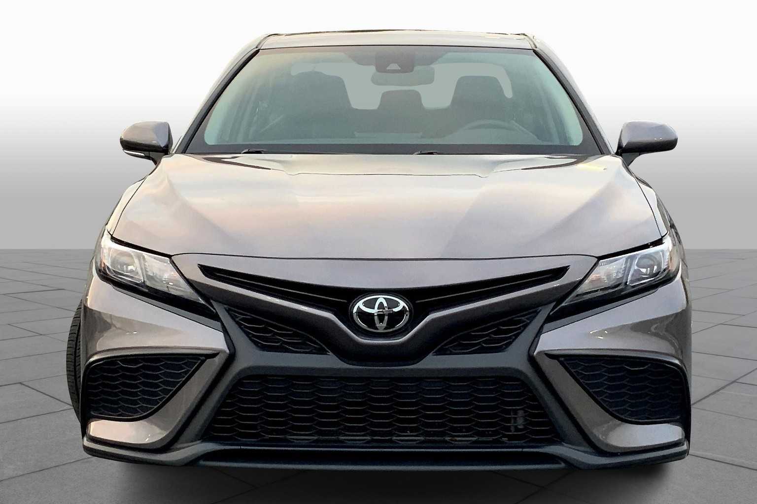 2024 Toyota Camry SE photo 2
