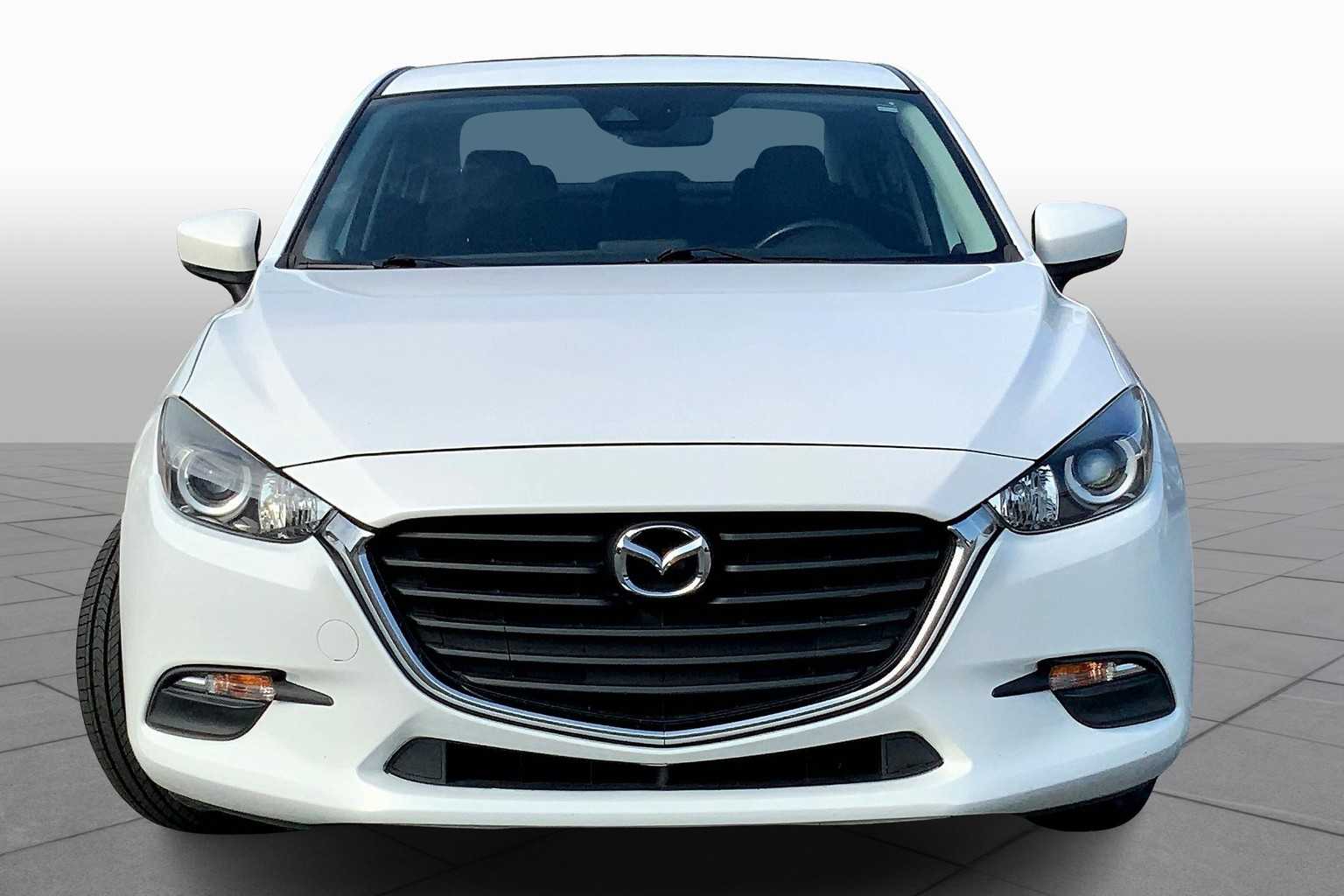 2018 Mazda Mazda3 Touring photo 2